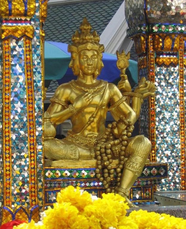 https://upload.wikimedia.org/wikipedia/commons/f/f7/Thai_4_Buddies.jpg